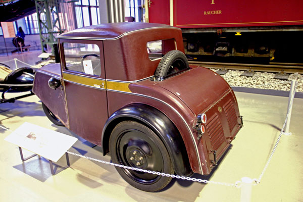 924 レコー・ド・ラ・フランス 2002年4月282 -2003年 3月293 M-BASE エムベース ｜ 街角のクルマたちAtoZ